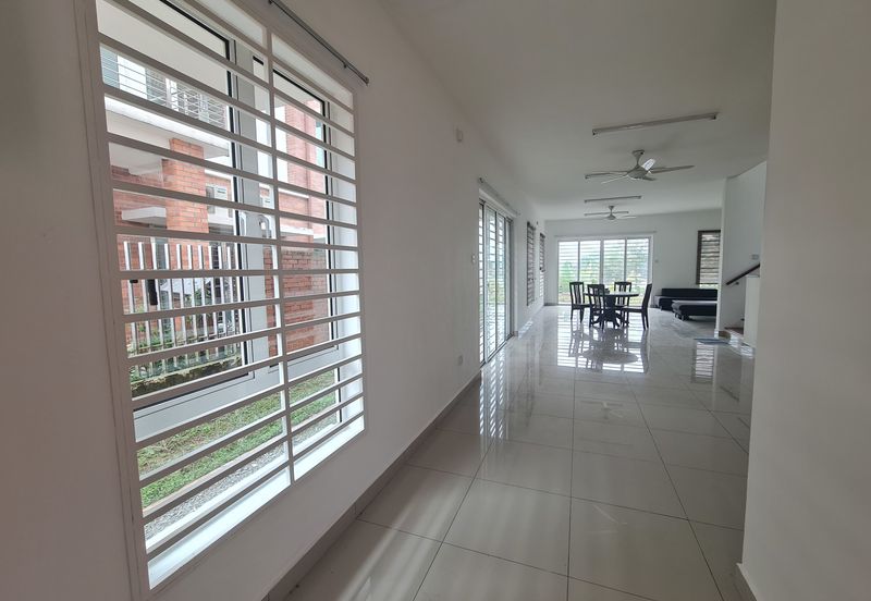 Beautiful Bungalow with Golf Course Unblock View at all floor @Bandar Sungai Long, Kajang, Selangor.