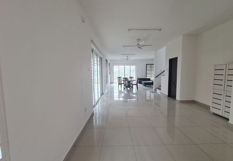 Beautiful Bungalow with Golf Course Unblock View at all floor @Bandar Sungai Long, Kajang, Selangor.