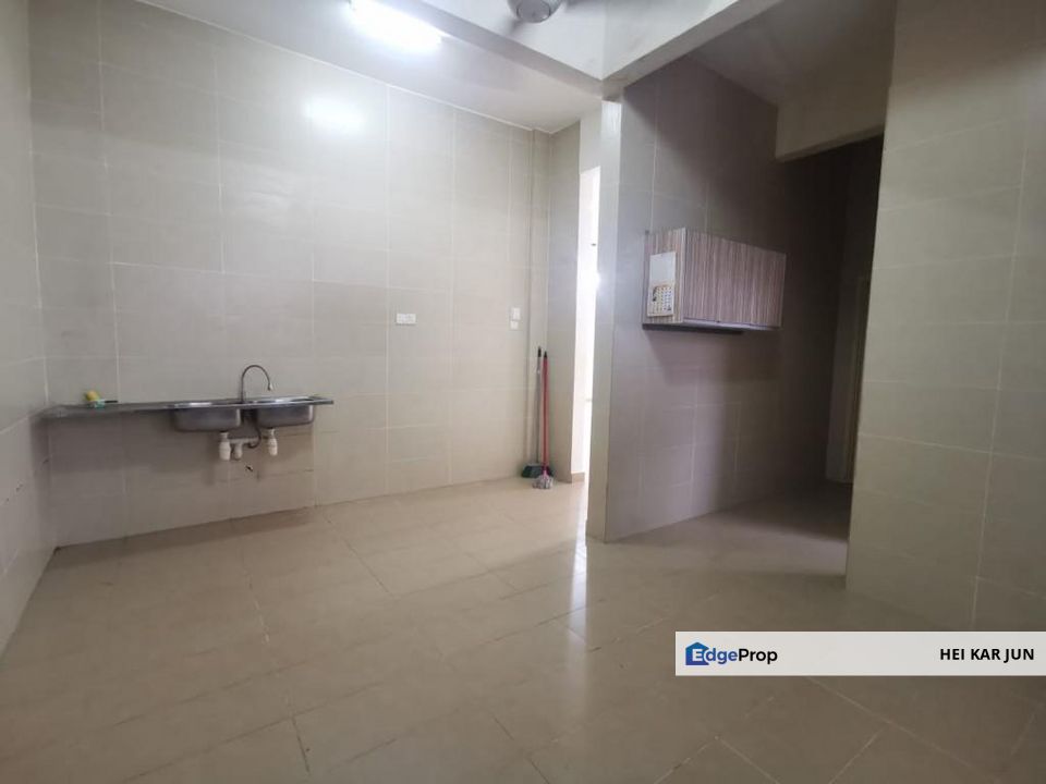 Cheap Nice Double storey Semi-D at Avenue 6 Bandar Tun Hussein Onn , Selangor, Batu 9th Cheras