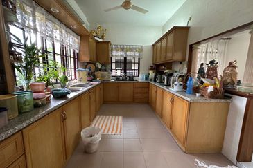 Bandar Tun Hussein Onn