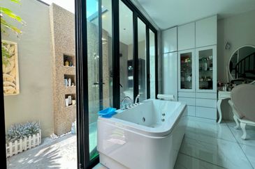 Bandar Tun Hussein Onn