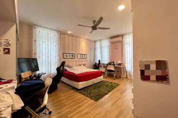 Bandar Tun Hussein Onn