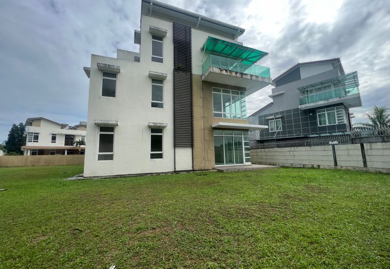 Bandar Tun Hussein Onn