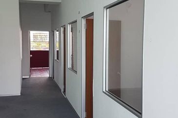 Ostia Bangi Business Avenue