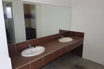 Ostia Bangi Business Avenue