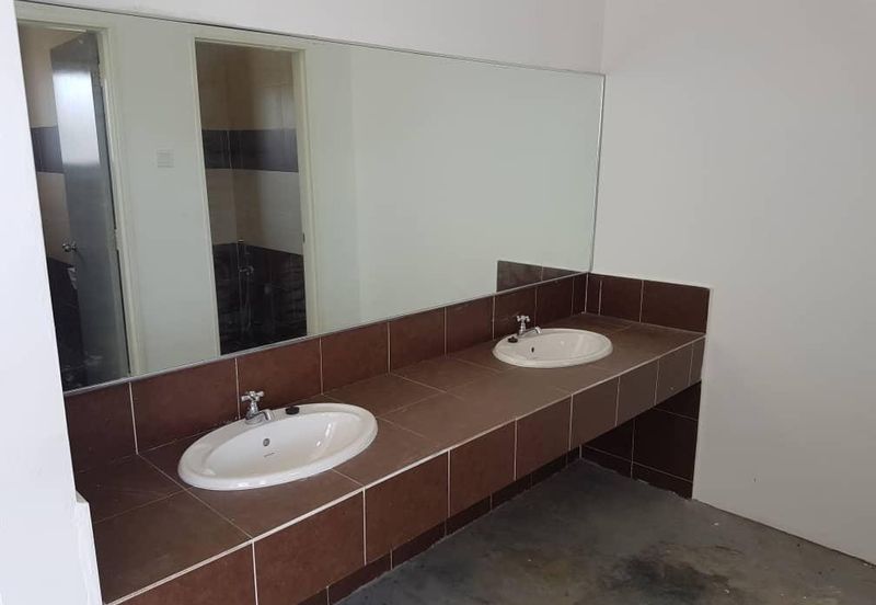 Ostia Bangi Business Avenue