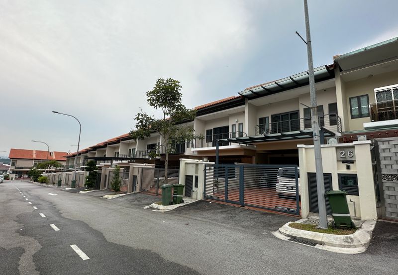 Tiara Hills, Taman Taynton View