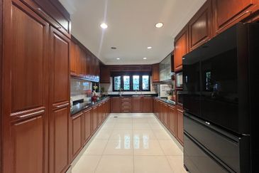 Bandar Tun Hussein Onn