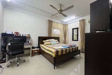 Bandar Tun Hussein Onn