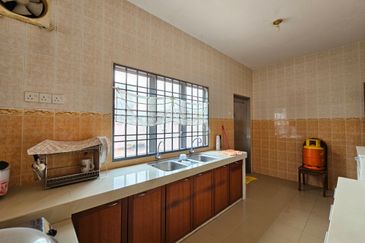 Bandar Sungai Long , Bandar Sungai Long , Selangor 2.5 Stry Corner Terrance House 