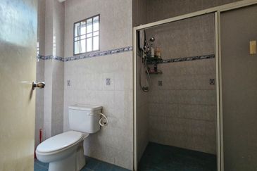 Bandar Sungai Long , Bandar Sungai Long , Selangor 2.5 Stry Corner Terrance House 