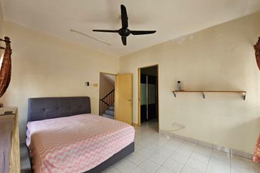 Bandar Sungai Long , Bandar Sungai Long , Selangor 2.5 Stry Corner Terrance House 