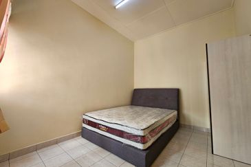 Bandar Sungai Long , Bandar Sungai Long , Selangor 2.5 Stry Corner Terrance House 