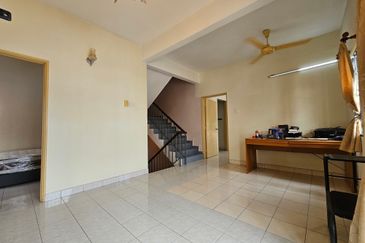 Bandar Sungai Long , Bandar Sungai Long , Selangor 2.5 Stry Corner Terrance House 