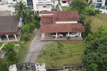 Lorong Taman Pantai 1