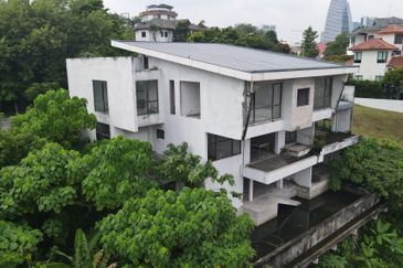 Bukit Pantai (Pantai Hill)