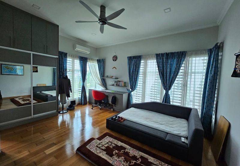 Bandar Tun Hussein Onn