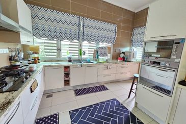 Bandar Tun Hussein Onn