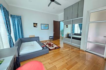 Bandar Tun Hussein Onn