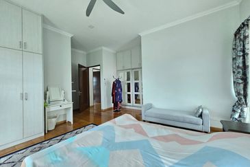 Bandar Tun Hussein Onn