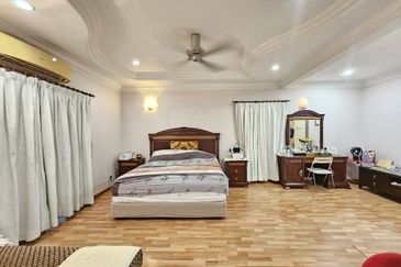 Bandar Tun Hussein Onn