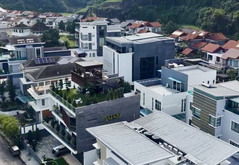 Desa Parkcity, Kuala Lumpur 3 Storey Corner Bungalow