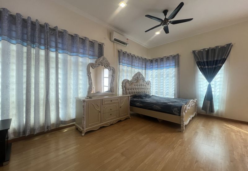 Bandar Tun Hussein Onn