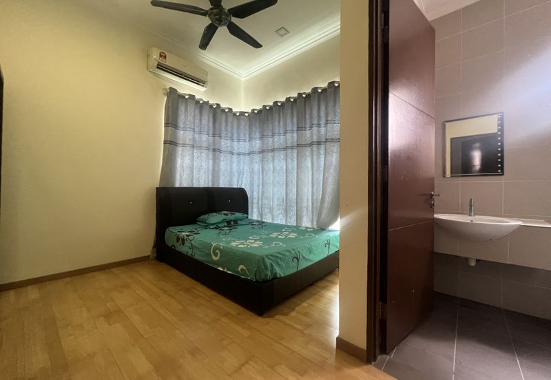 Bandar Tun Hussein Onn