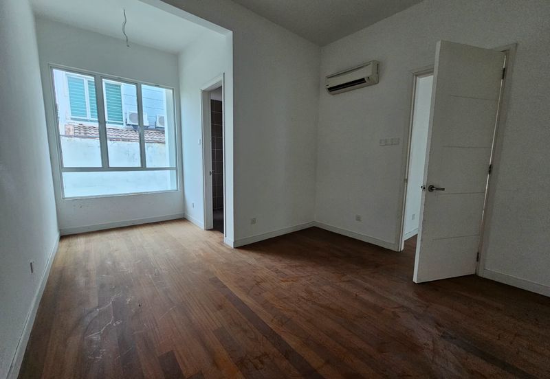 Bandar Sungai Long ,  Bandar Sungai Long , Selangor 3 Storey Zero Lot Bungalow 