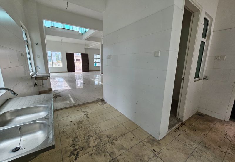 Bandar Sungai Long ,  Bandar Sungai Long , Selangor 3 Storey Zero Lot Bungalow 