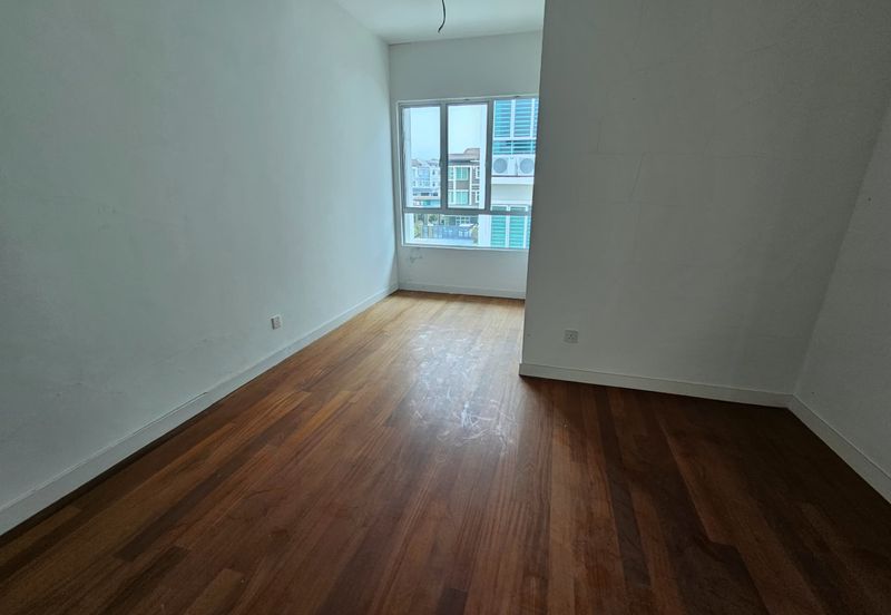 Bandar Sungai Long ,  Bandar Sungai Long , Selangor 3 Storey Zero Lot Bungalow 