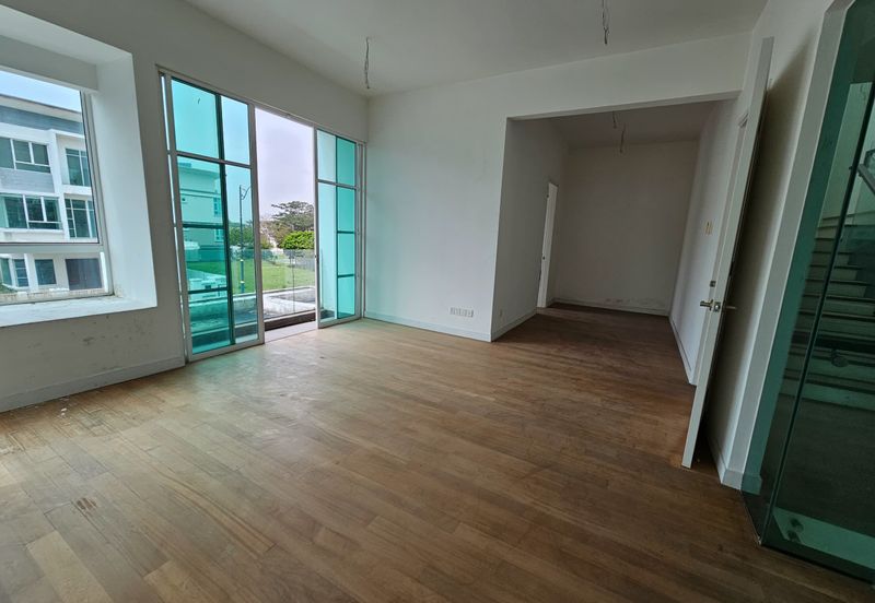 Bandar Sungai Long ,  Bandar Sungai Long , Selangor 3 Storey Zero Lot Bungalow 