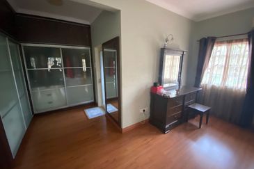 Bandar Tun Hussein Onn