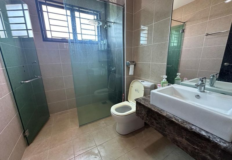 Bandar Sungai Long ,Bandar Sungai Long , Selangor 2.5 Storey Semi D 