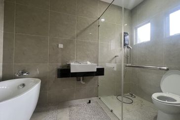 Bandar Tun Hussein Onn