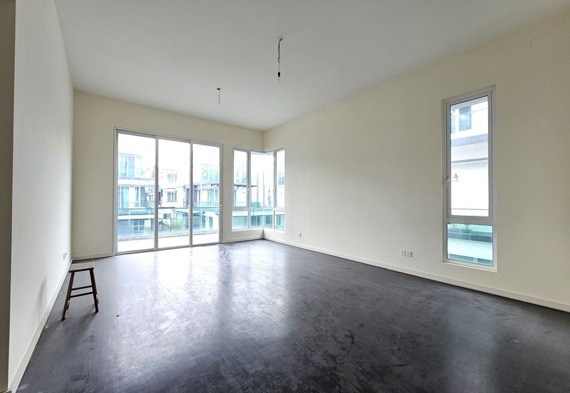 Bandar Sungai Long ,Bandar Sungai Long , Selangor 3 Storey Semi D 