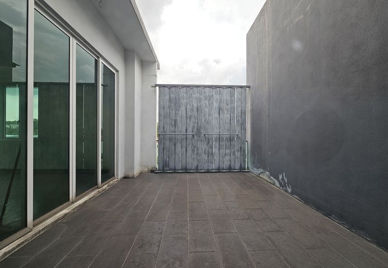 Bandar Sungai Long ,Bandar Sungai Long , Selangor 3 Storey Semi D 