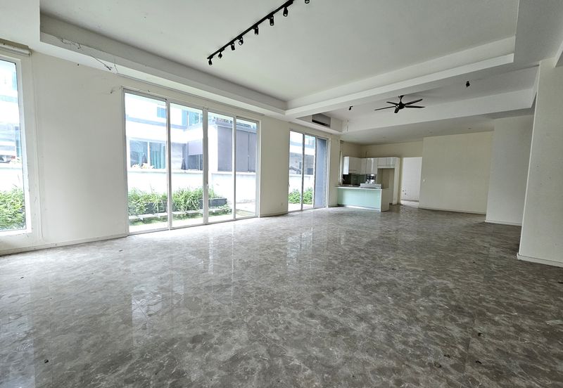 Bandar Sungai Long ,Bandar Sungai Long , Selangor 3 Storey Semi D 