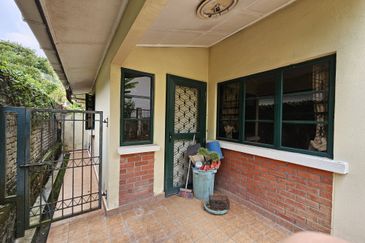 Bandar Tun Hussein Onn