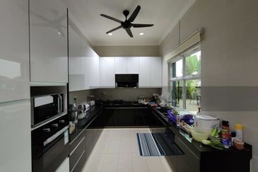 Bandar Tun Hussein Onn