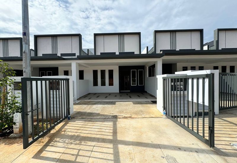 J1 Residence @ Jenderam