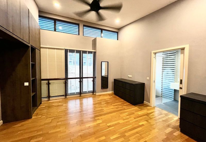 Mozart, Symphony Hills