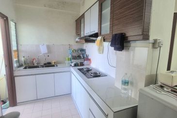 Pangsapuri Damai Mewah B