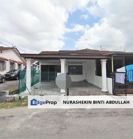 End Lot Single Storey Terrace Seksyen 5 Bandar Rinching Semenyih, Selangor, Semenyih