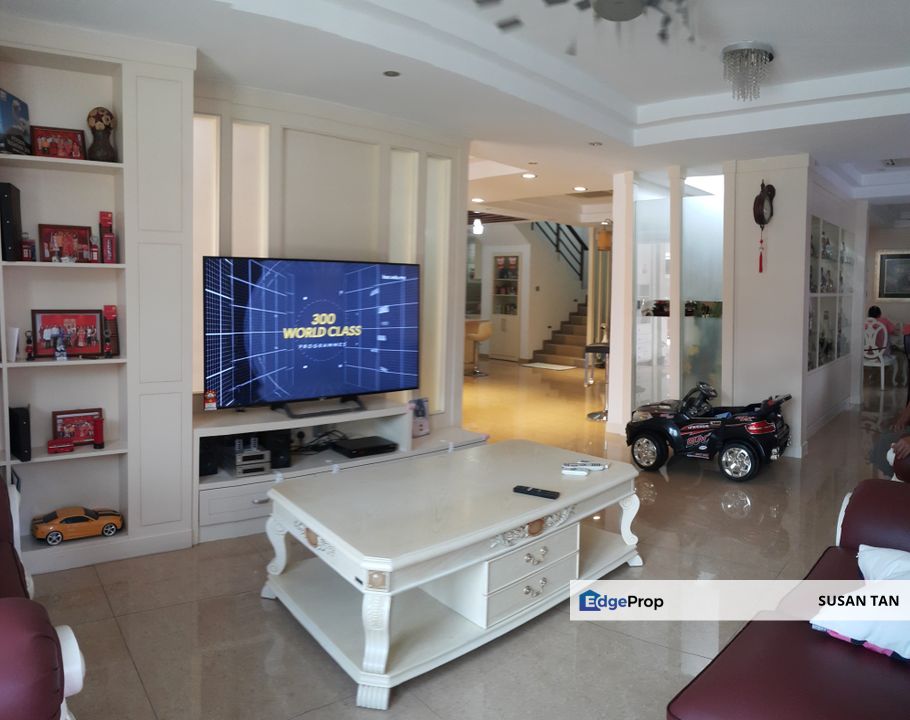 Signal Hill bungalow with swimming pool, Sabah, Kota Kinabalu