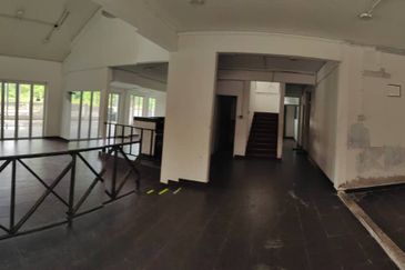 KK roadside shoplot office chainstore commercial & parkings