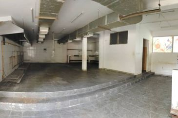 KK roadside shoplot office chainstore commercial & parkings