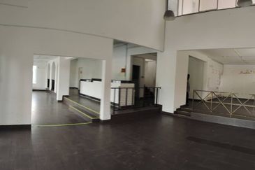 KK roadside shoplot office chainstore commercial & parkings