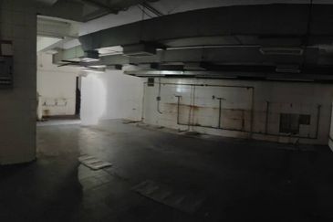 KK roadside shoplot office chainstore commercial & parkings