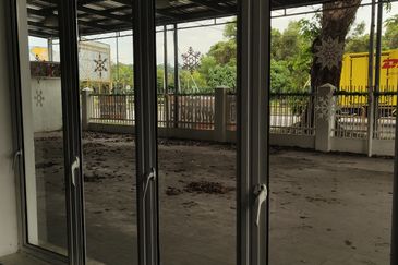 KK roadside shoplot office chainstore commercial & parkings